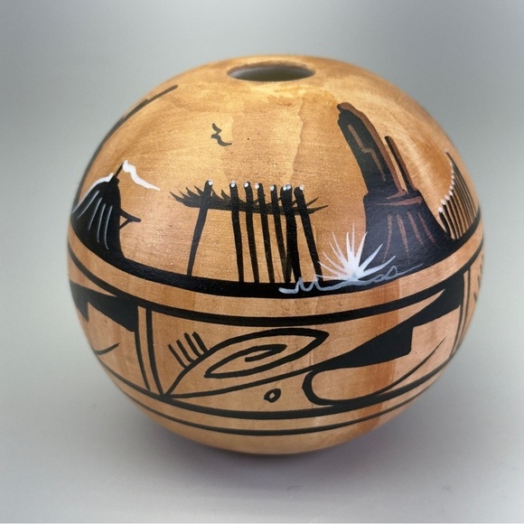 Handpainted Navajo Ceramic Seed Pot - Picture 2 of 7